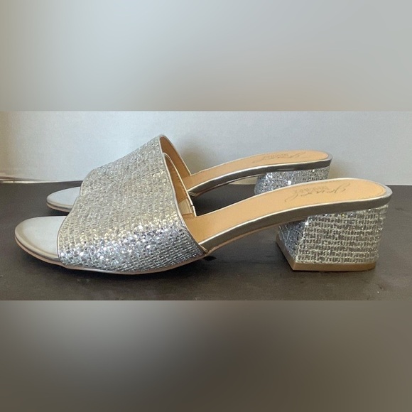 Badgley Mischka Camelia Crystal-Embellished Peep-Toe Mules with Block Heel 7.5 - Picture 4 of 16